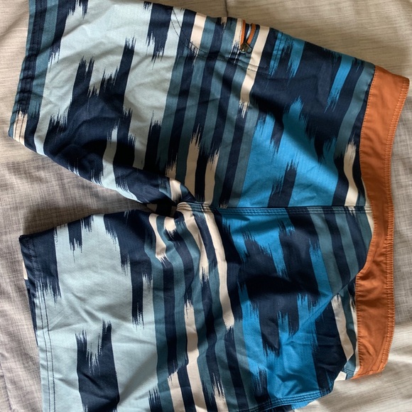 North Face Men’s swim shorts - Picture 2 of 2